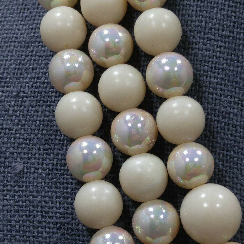 Vintage Mid Century Beige Iridescent Glass Beaded Necklace, 3 Strands, Box Clasp - Picture 3 of 8